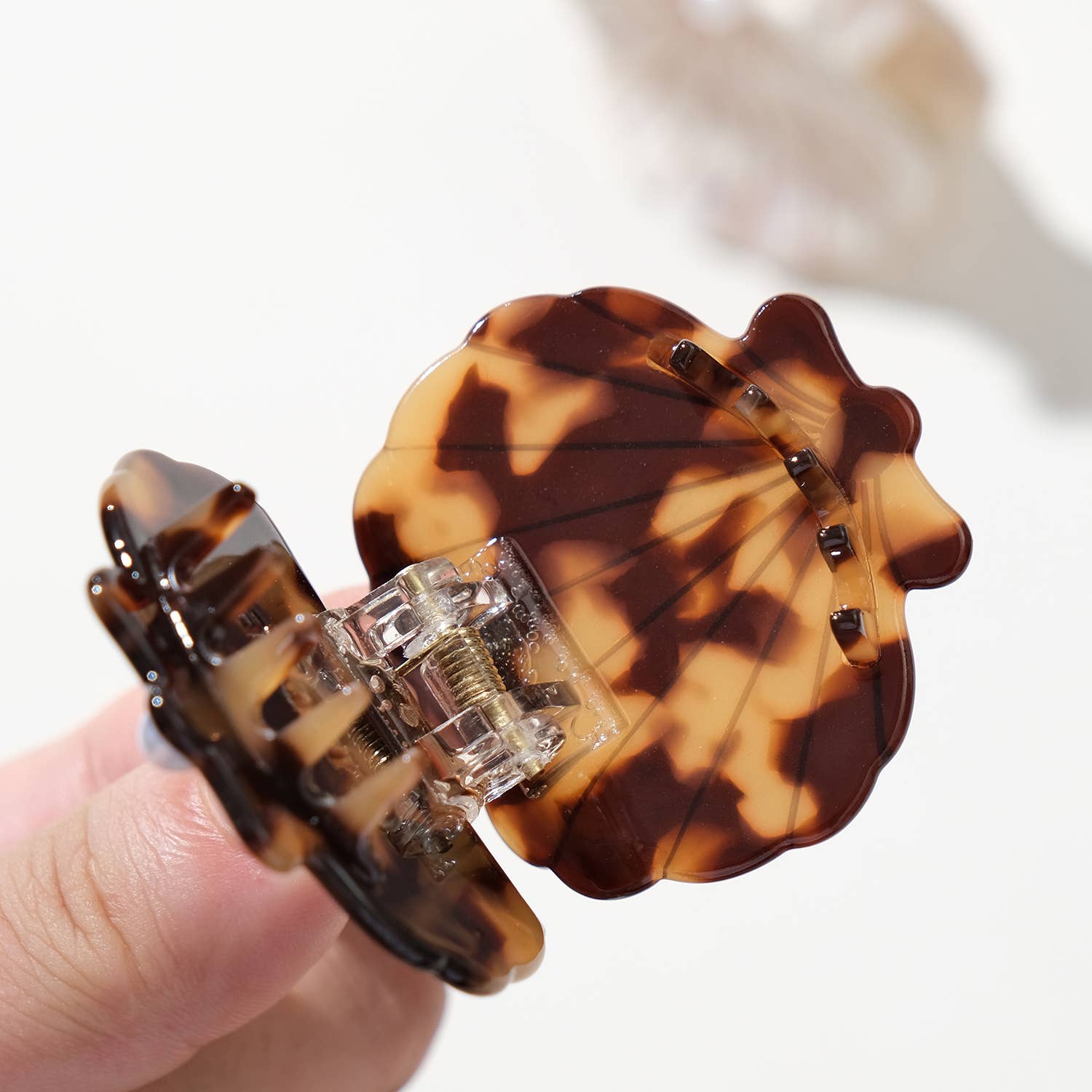 Pearl Seashell Claw Clip