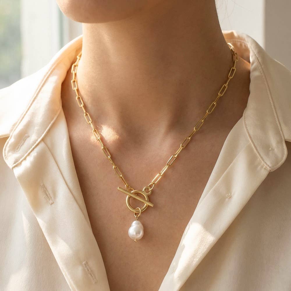 Toggle Chain Pearl  Necklace