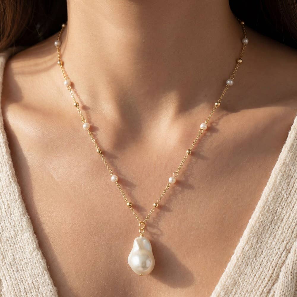 Pearl Pendant Necklace